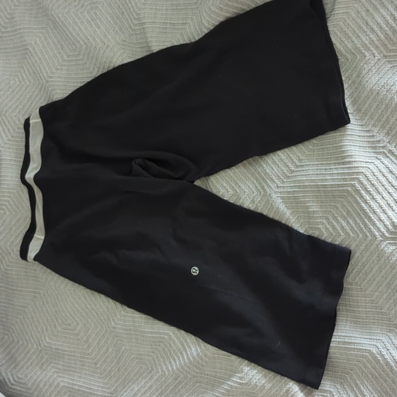Lululemon Capri Pants - Picture 2 of 6